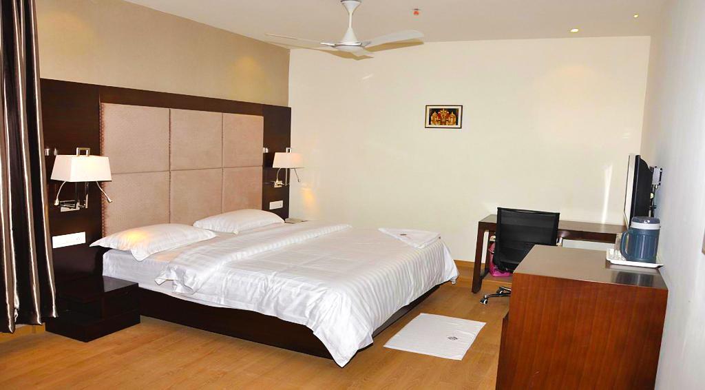 Hotel Srivatsa Kakinada Exterior photo